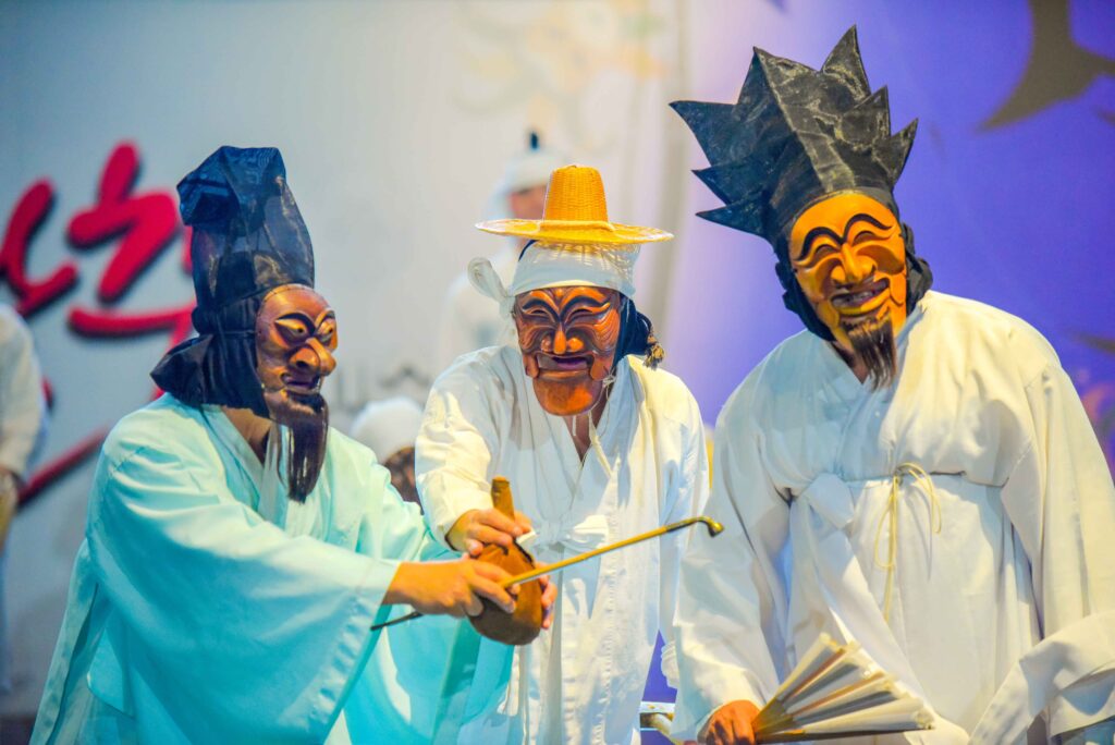 Andong Mask Dance, one of the biggest Korea autumn festivals