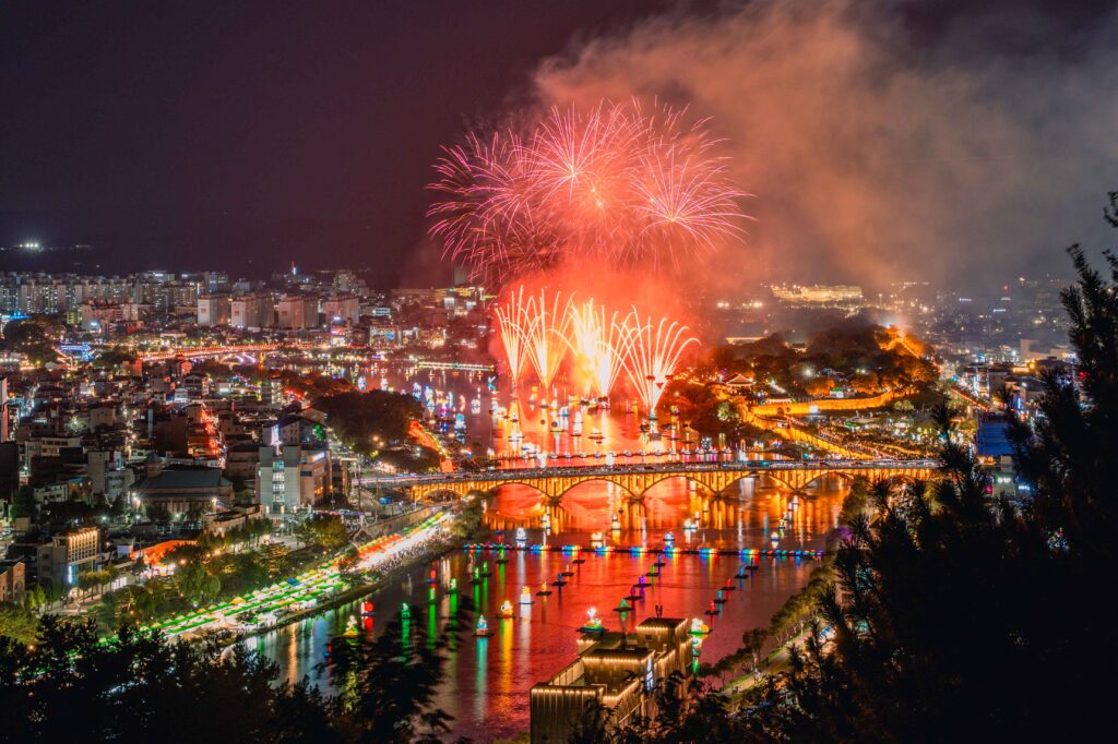 Jinju lantern festival, the calmest of the Korea autumn festivals